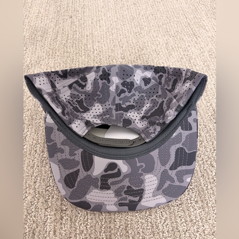 NWT OSPREY Gray Camo Five-Panel Snapback Hat - Picture 3 of 7